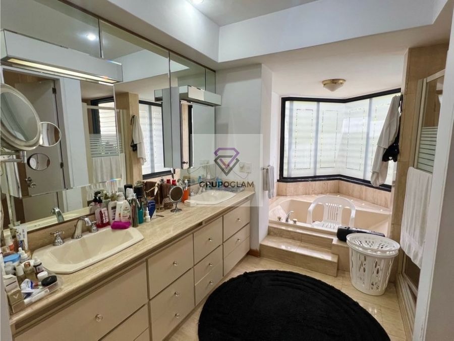 En Venta o Alquiler Apartamento en Los Palos Grandes. Caracas - Chacao - Imagen 21